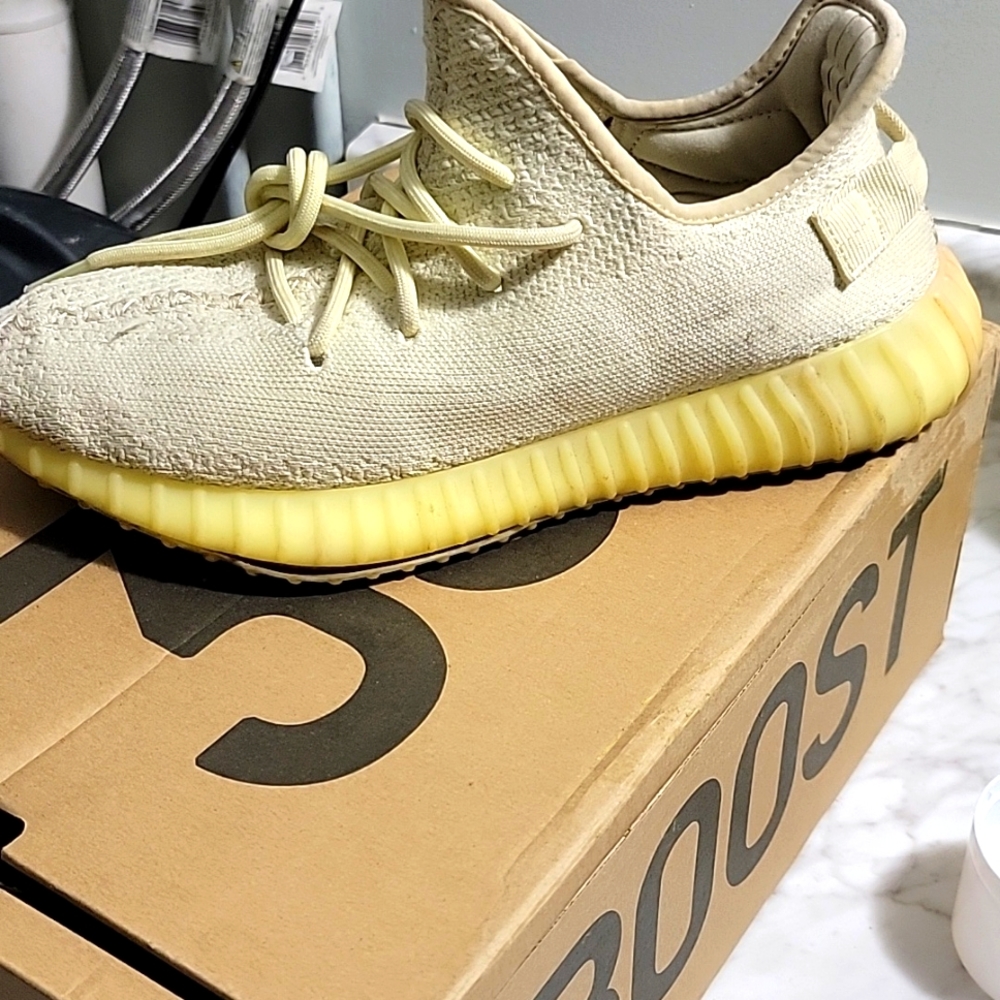 Yeezy Boost 350 BUTTER lightly worn